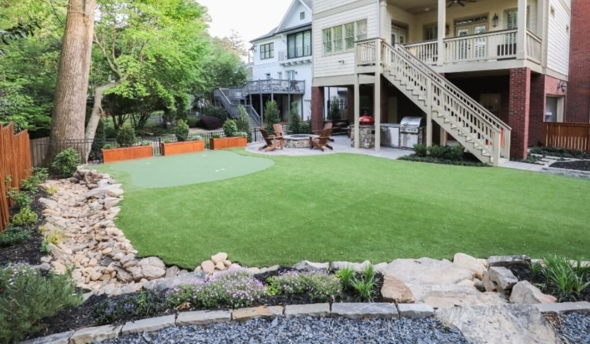Outdoor makeover: Backyard living space with putting green