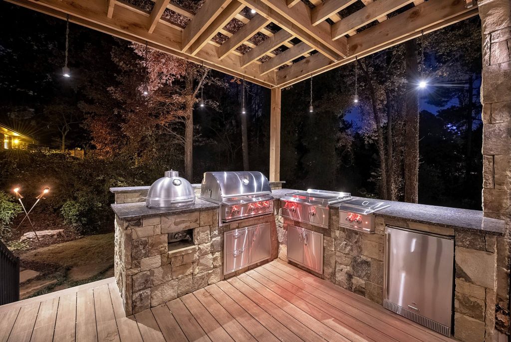 Outdoor Makeover : How to Use Your Outside Entertainment Area in a better way?