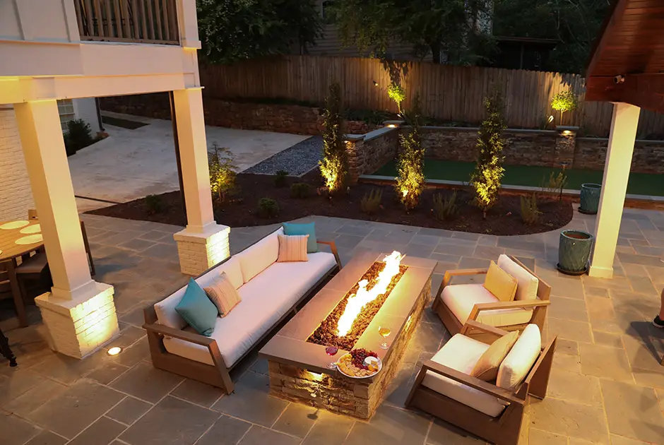 Outdoor Makeover : Fire-Pit-With-Outdoor-Living