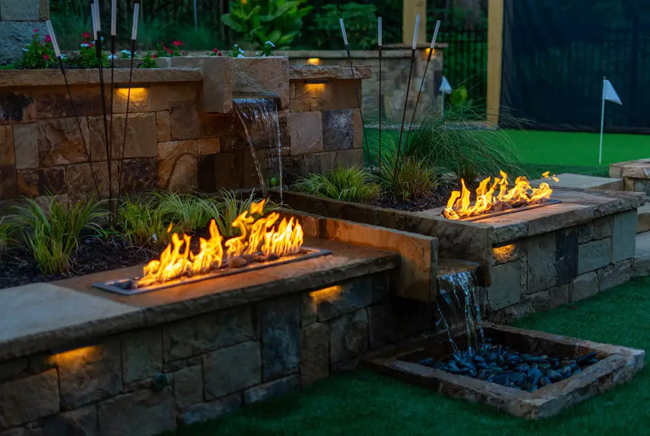 Outdoor Makeover : Fire-Pit-With-Water-Feature