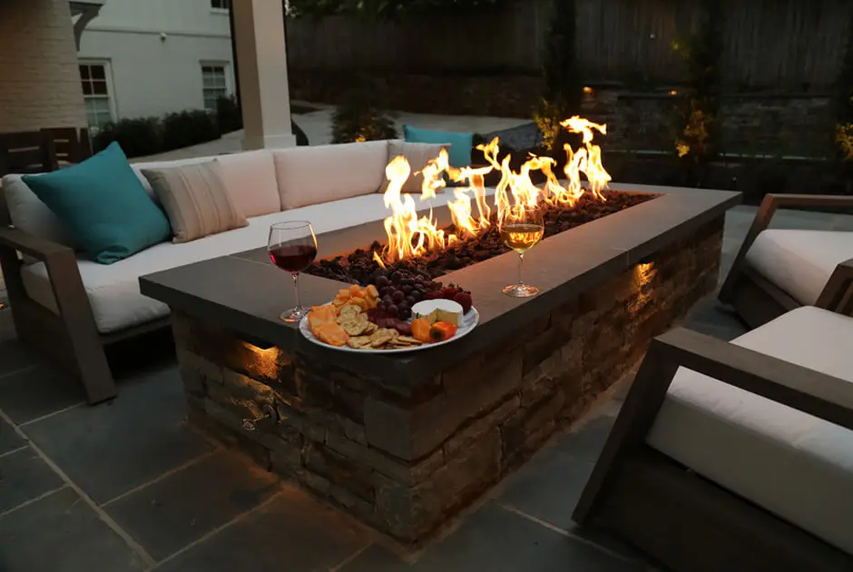 Outdoor Makeover : Modern-Fire-Pit