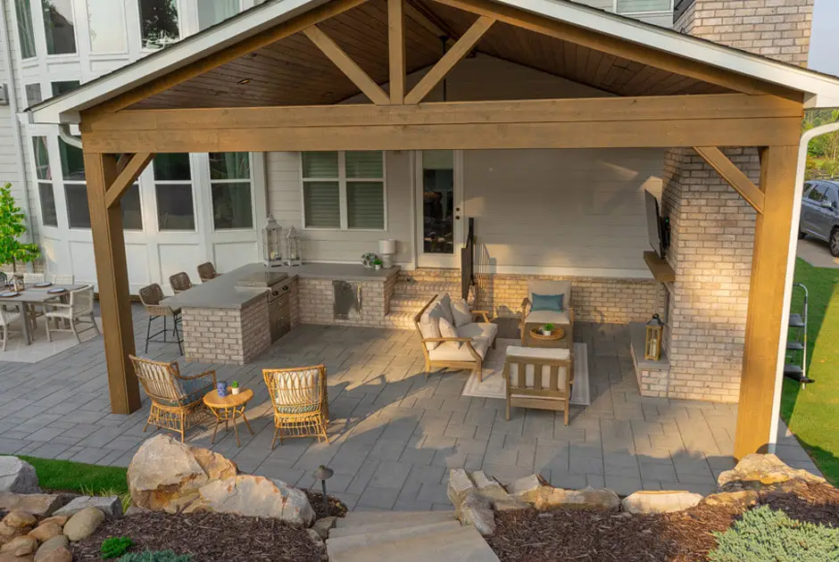 Outdoor makeover: Outdoor-Living-With-Porch