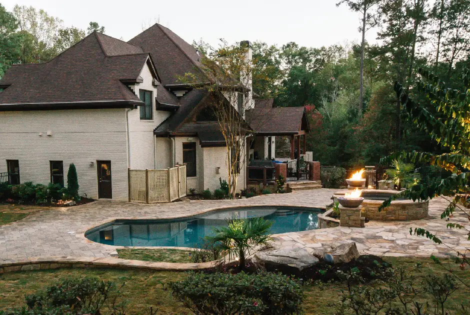 Outdoor Makeover: Inground-Pool-With-Fire-Pit-Ideas