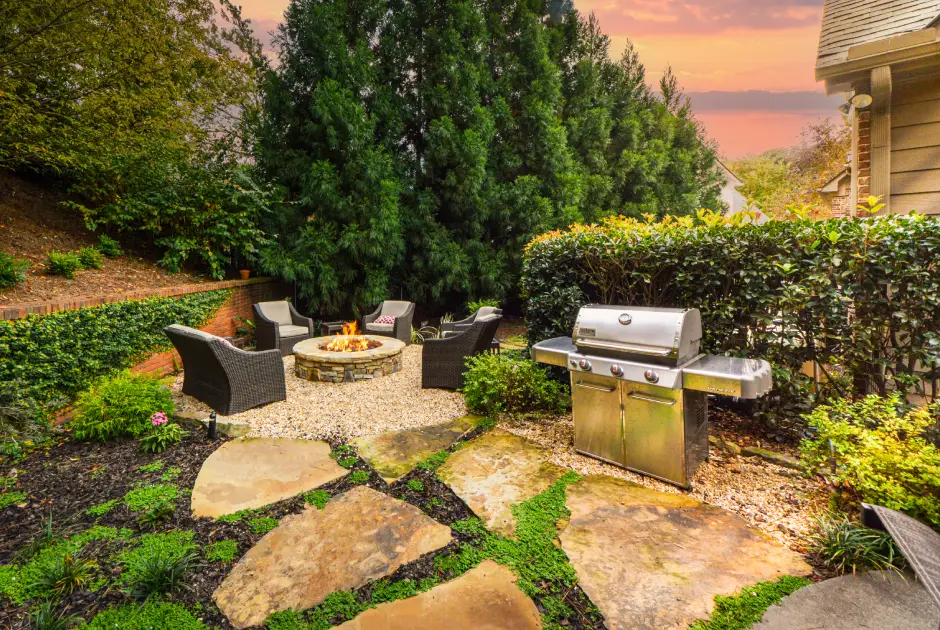 Outdoor Makeover: Outdoor-Fire-Pit-Kits-&-Outdoor-Kitchen-Ideas