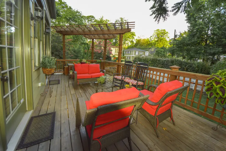 Outdoor Makeover: Pergola-On-A-Raised-Deck