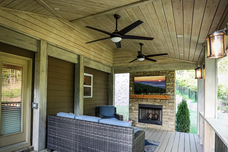 Outdoor Makeover: Screened-In-Deck-Or-Porch-Idea