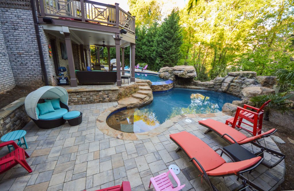 Pool Decking & Surrounds