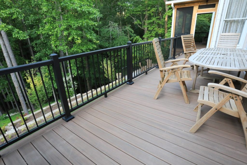 DECKS